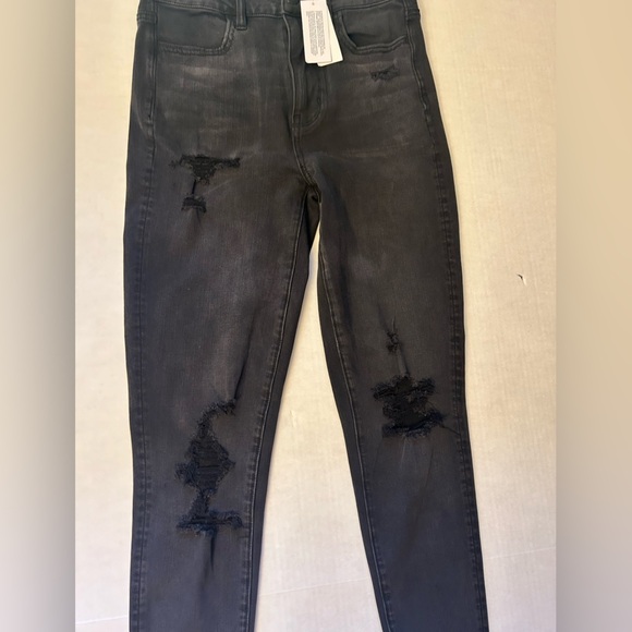 American Eagle Black Super Stretch Jeans w/Distressed Details NWT Sz-4short. U13 - Picture 5 of 12